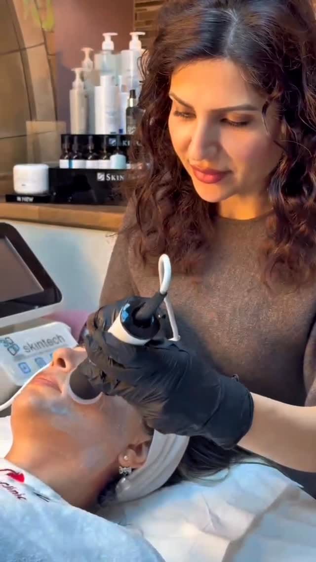 Post 2 by 𝙍𝙤𝙨𝙚 𝙎𝙠𝙞𝙣 & 𝘽𝙤𝙙𝙮 𝘾𝙡𝙞𝙣𝙞𝙘 on Instagram (video)