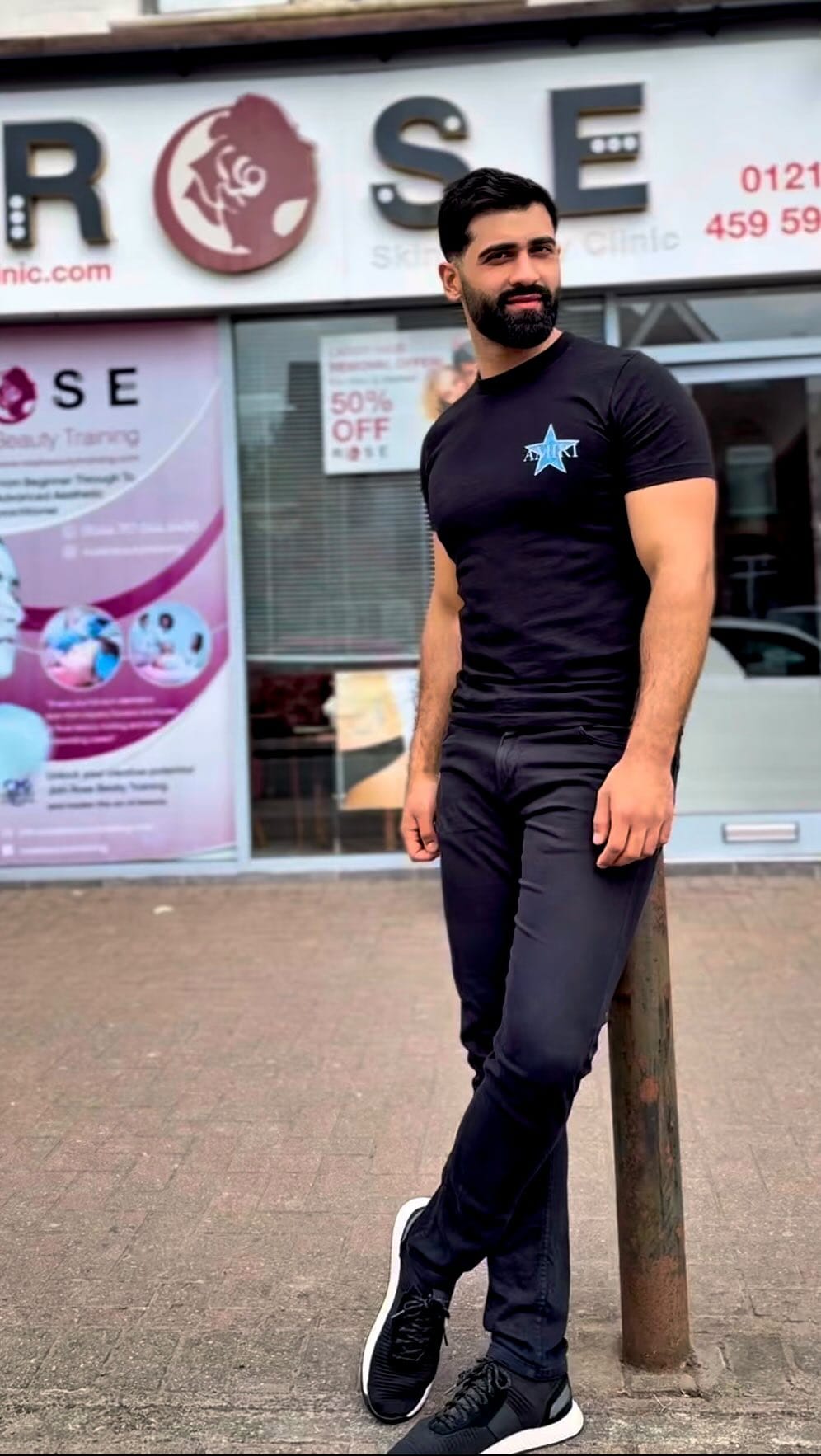 Post 10 by 𝙍𝙤𝙨𝙚 𝙎𝙠𝙞𝙣 & 𝘽𝙤𝙙𝙮 𝘾𝙡𝙞𝙣𝙞𝙘 on Instagram (video)