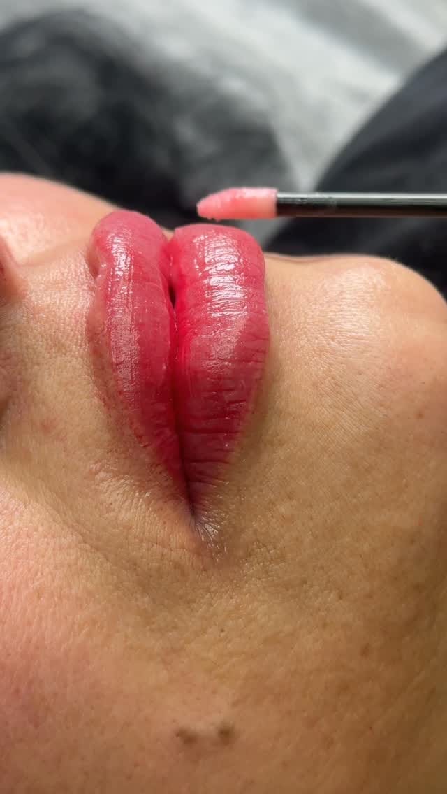 Post 4 by Laserclubandbeautybar and Academy on Instagram (video)