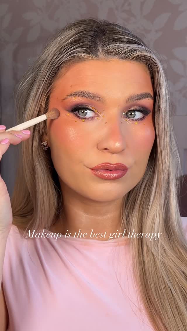 Post 1 by Makeup by Abigail Emma on Instagram (video)