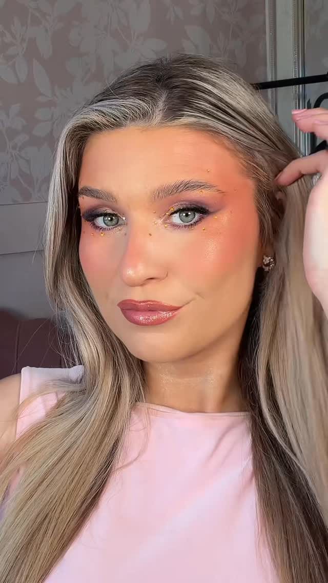 Post 2 by Makeup by Abigail Emma on Instagram (video)