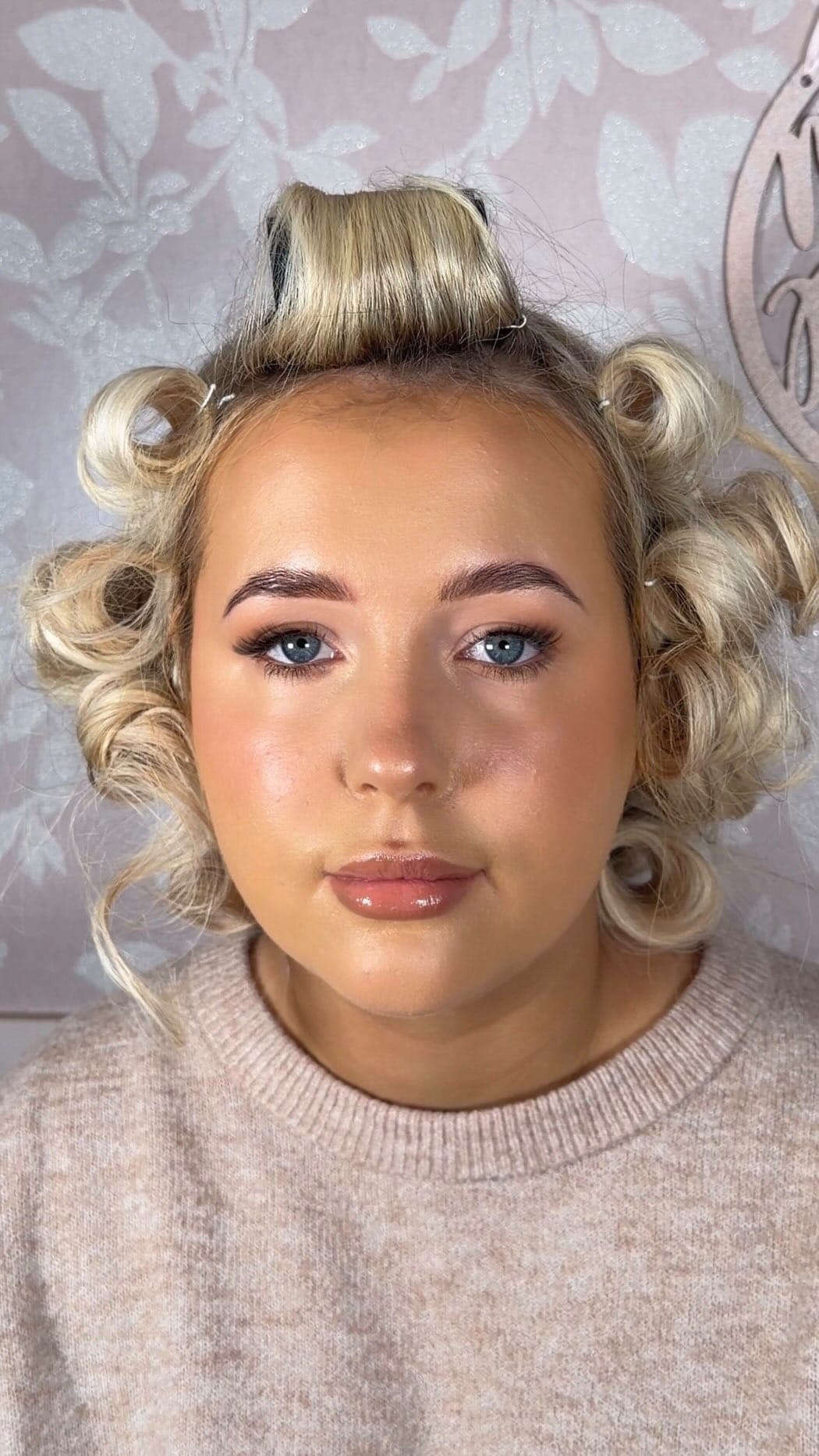Post 7 by Makeup by Abigail Emma on Instagram (video)