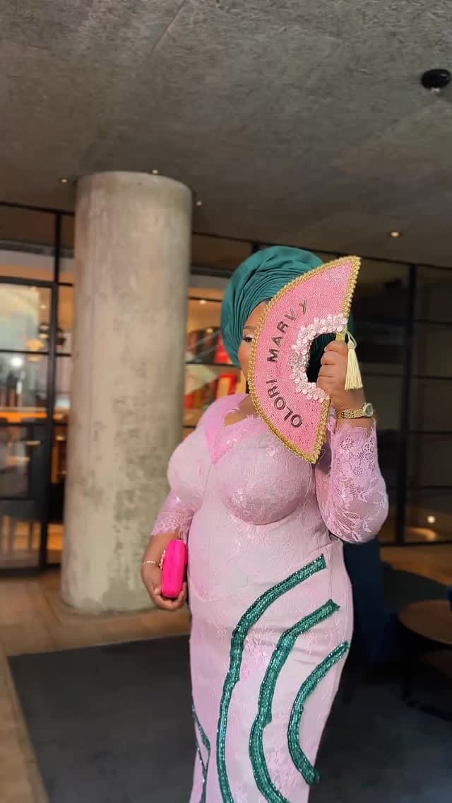 Post 1 by Loba_art on Instagram (video)