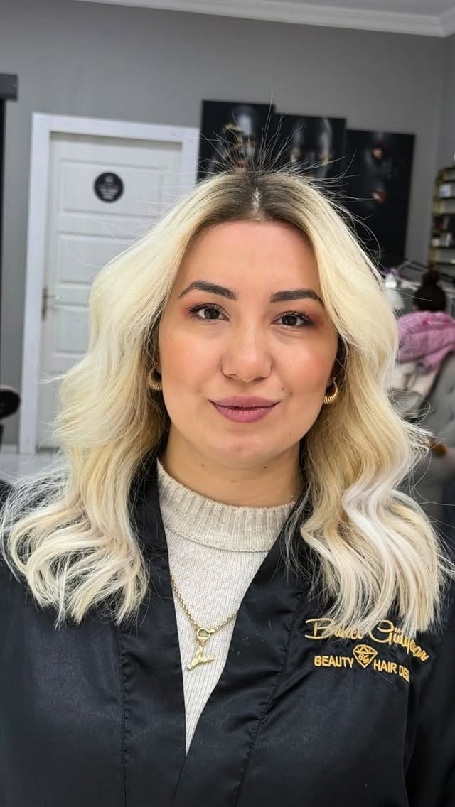 Post 1 by BUKET GÜLYANAR KUAFÖR GÜZELLİK SALONU on Instagram (video)