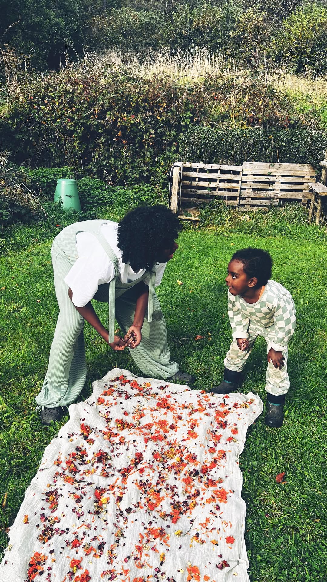Post 8 by Earths Farm Skincare🏴󠁧󠁢󠁷󠁬󠁳󠁿 on Instagram (video)