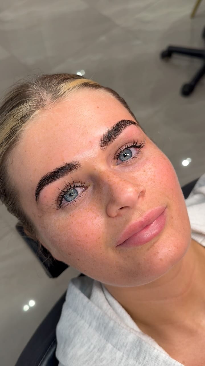 Post 6 by Kimmy Brows on Instagram (video)