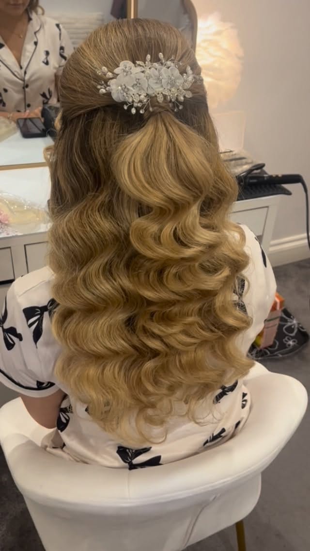 Post 1 by • 𝐇 𝐔 𝐌 𝐀 • on Instagram (video)