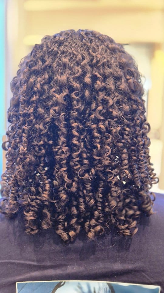 Post 1 by Blooming Curls on Instagram (video)