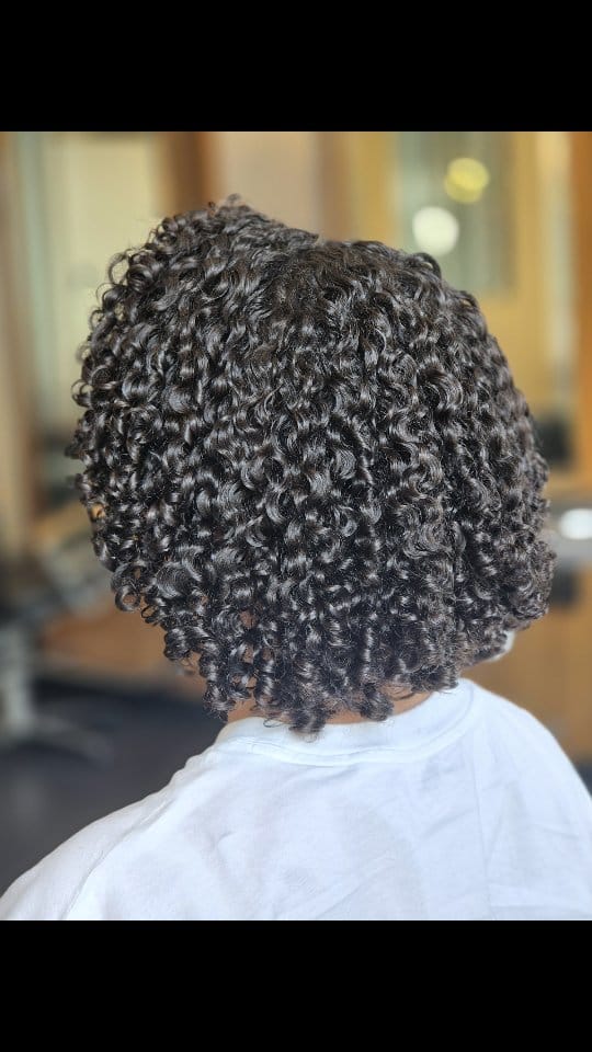 Post 5 by Blooming Curls on Instagram (video)