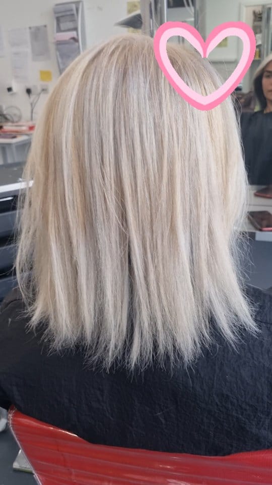Post 8 by Blooming Curls on Instagram (video)