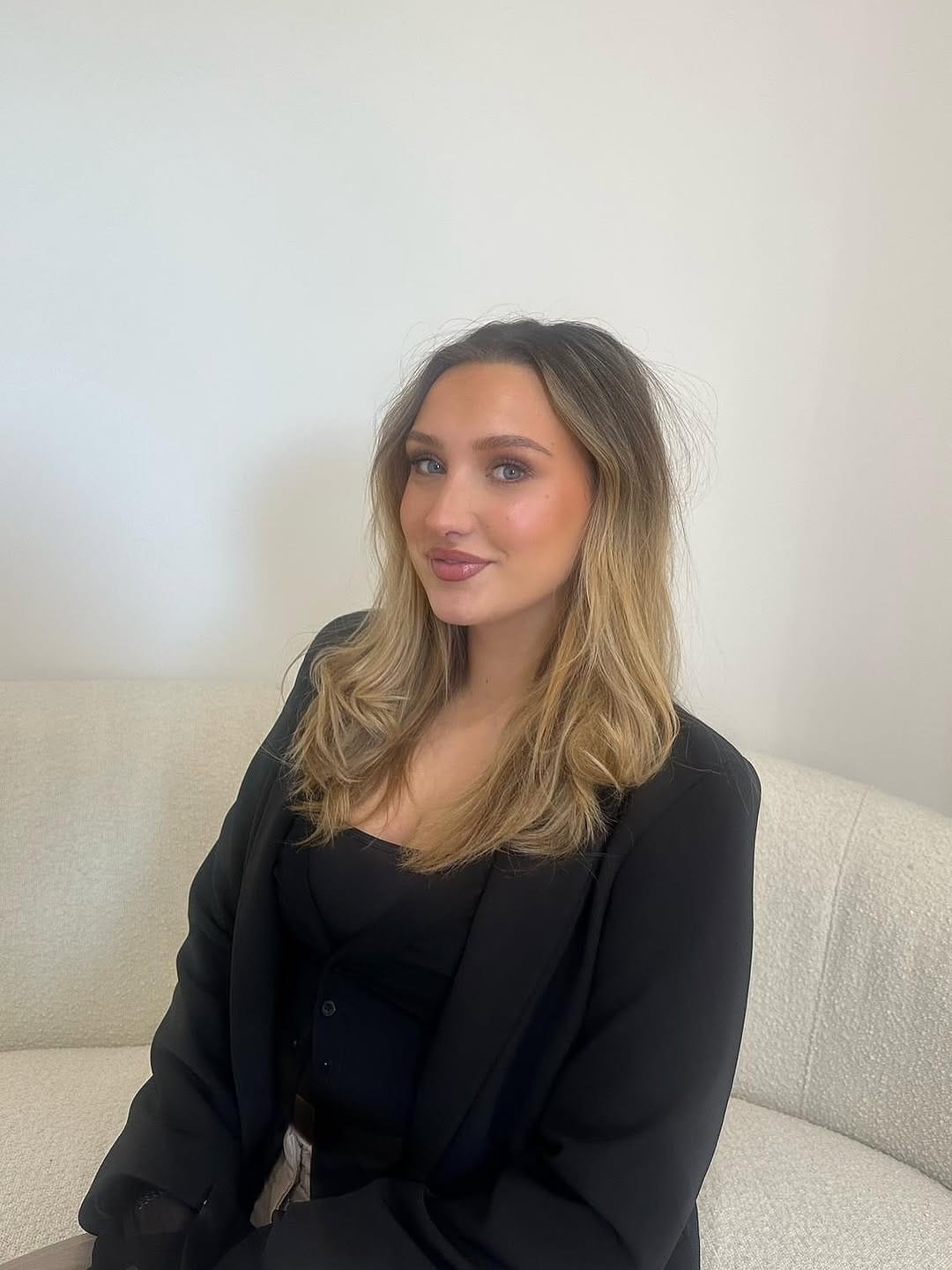 Post 1 by THE MAKEUP AND HAIR BAR on Instagram (image)