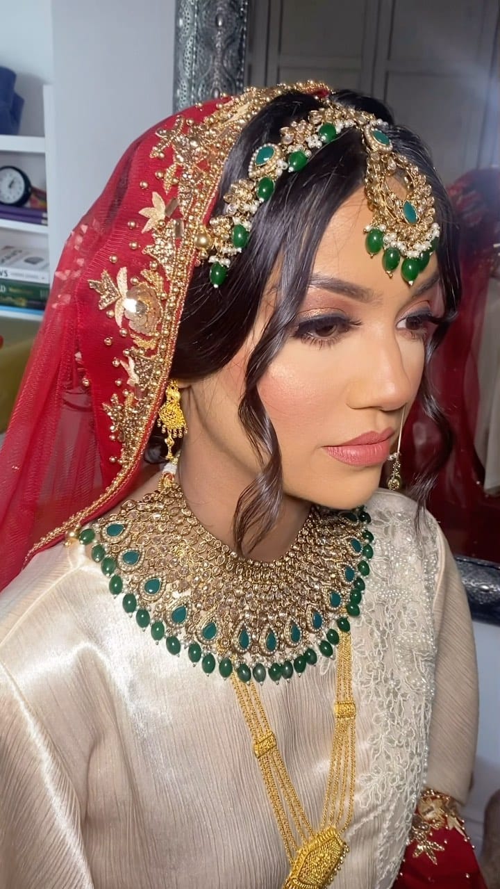 Post 5 by Bridal Hair & Makeup By Kat on Instagram (video)