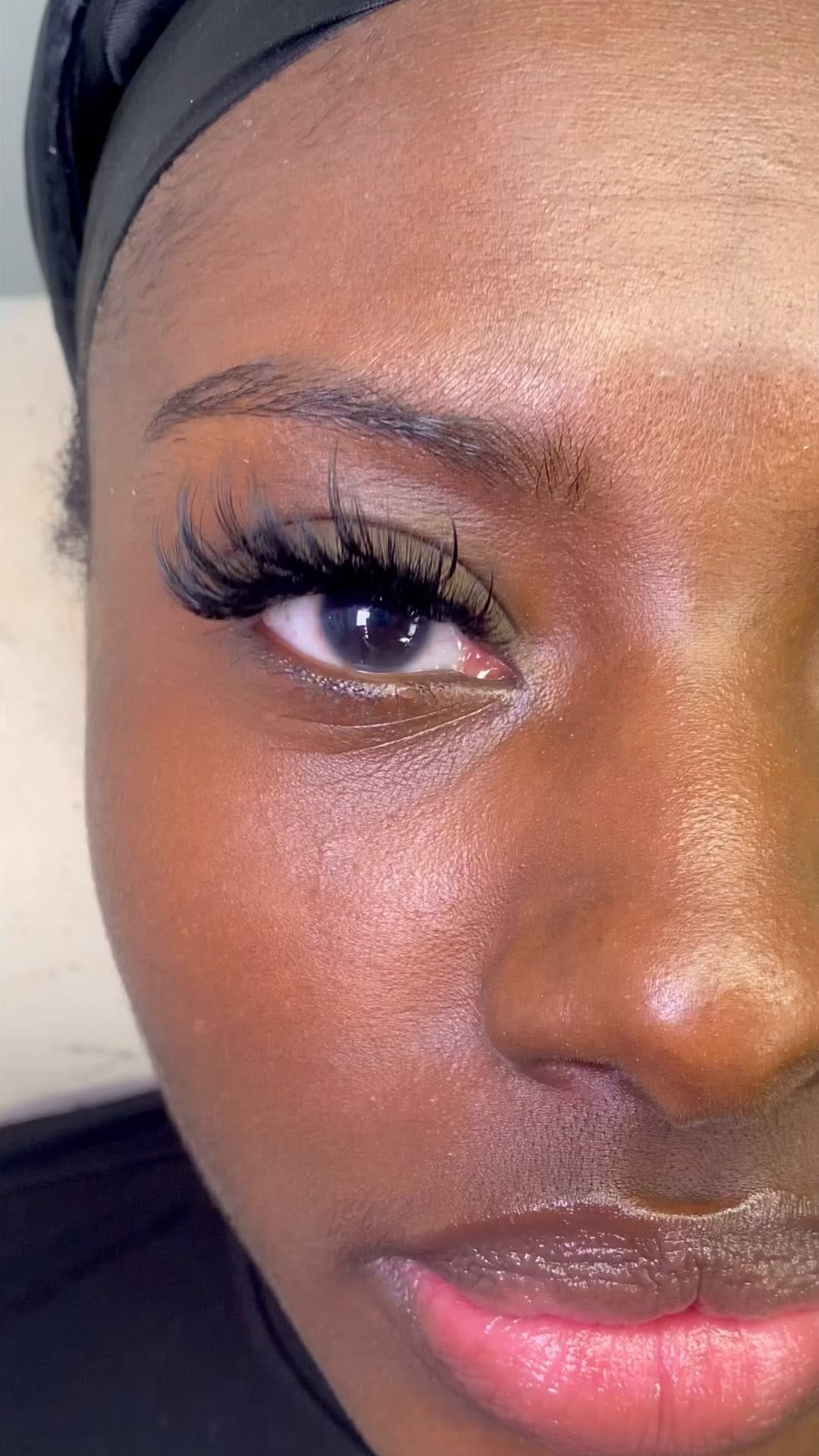 Post 4 by London & Dubai Lash Artist on Instagram (video)