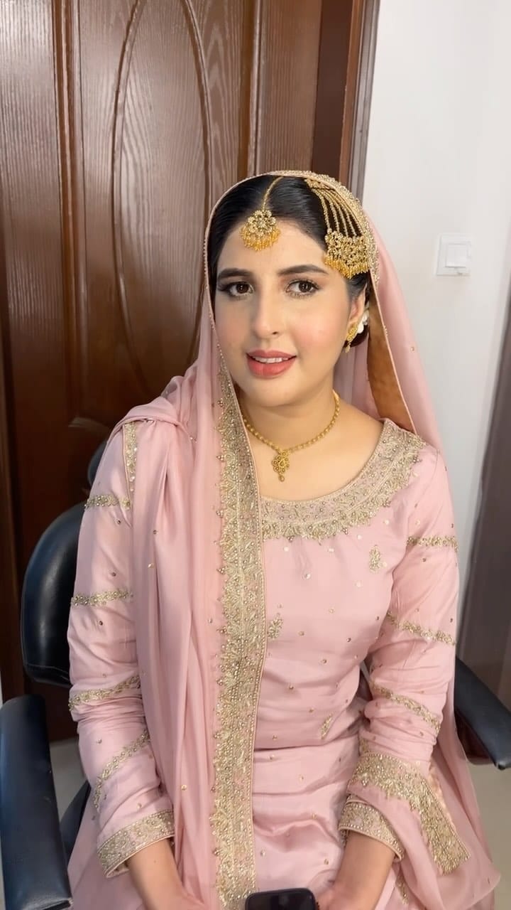 Post 5 by Ramsha on Instagram (video)