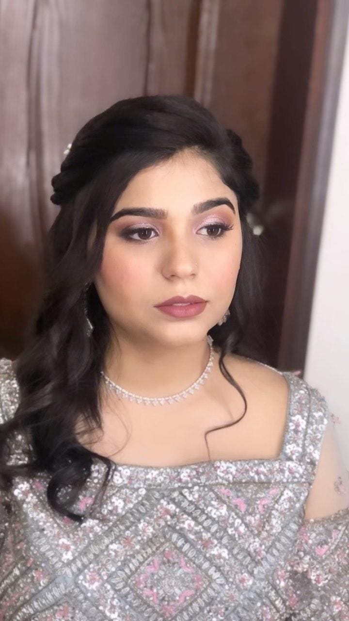 Post 6 by Ramsha on Instagram (video)