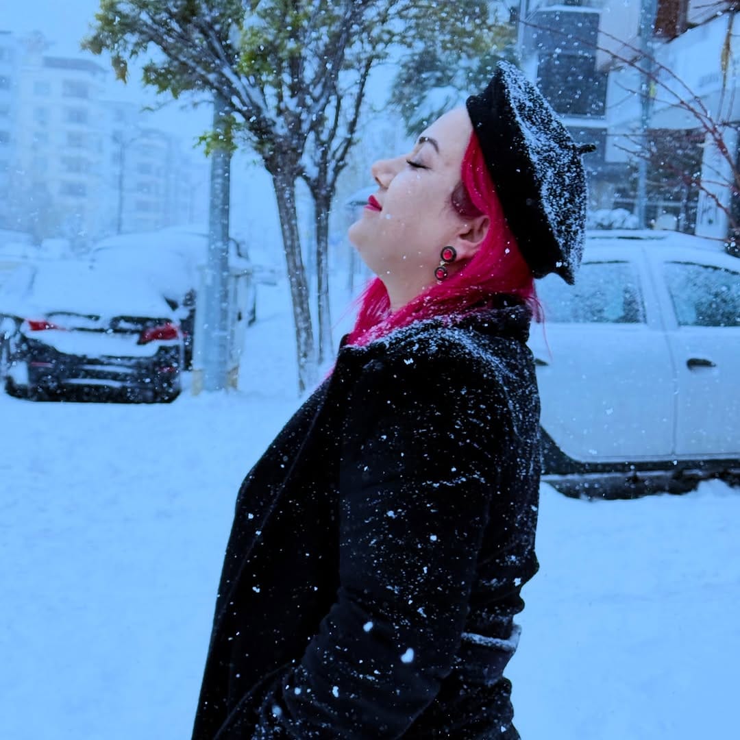 Post 5 by Derya Akdoğan on Instagram (image)