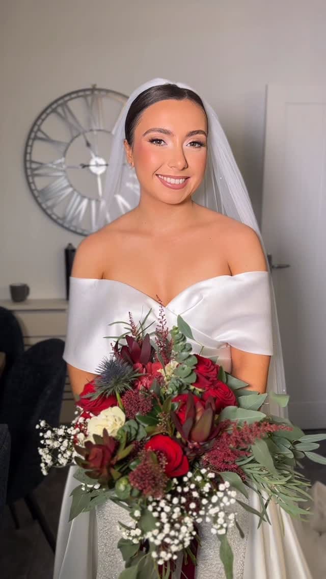 Post 5 by Bridal & Events Makeup Artist 🇮🇪 🇬🇧 on Instagram (video)