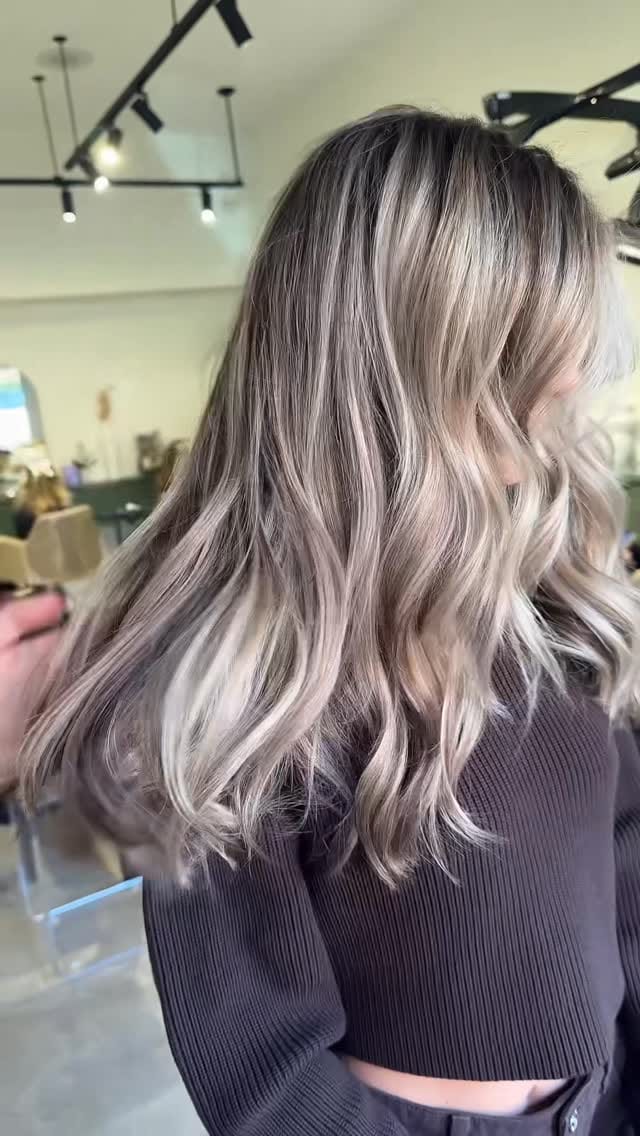 Post 1 by Raquel | HAIR COLORIST on Instagram (video)