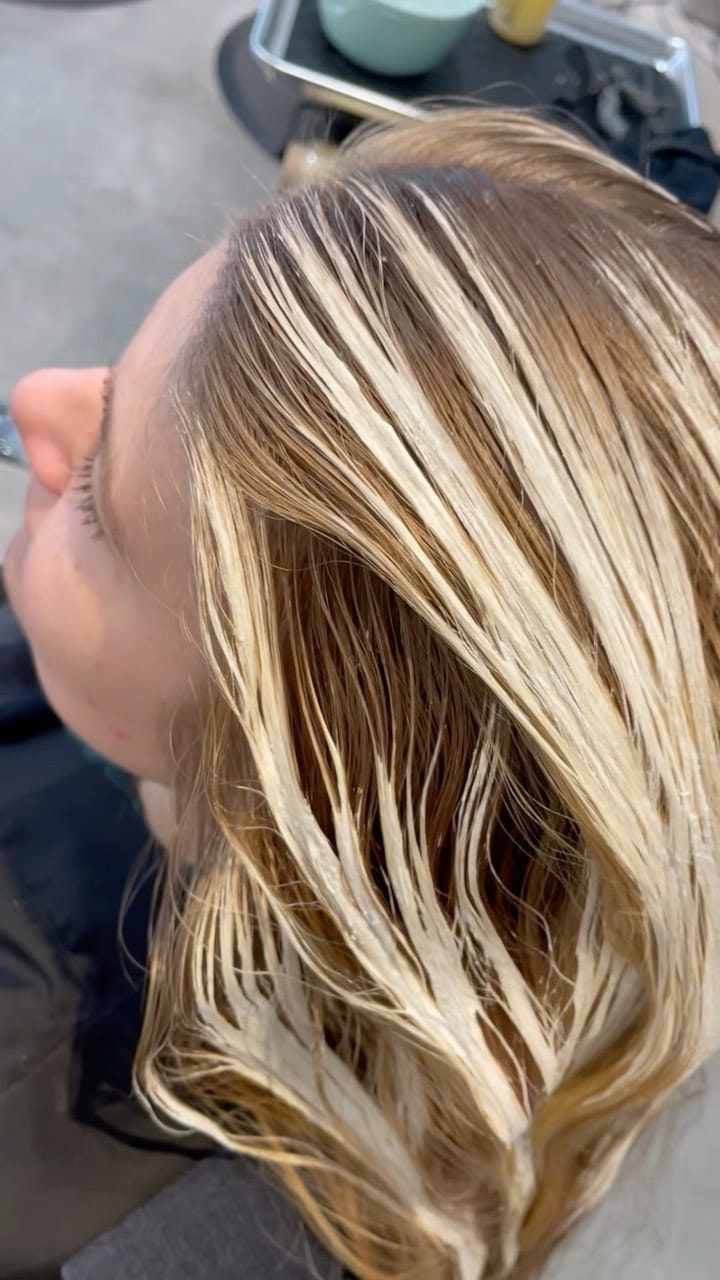 Post 10 by Raquel | HAIR COLORIST on Instagram (video)