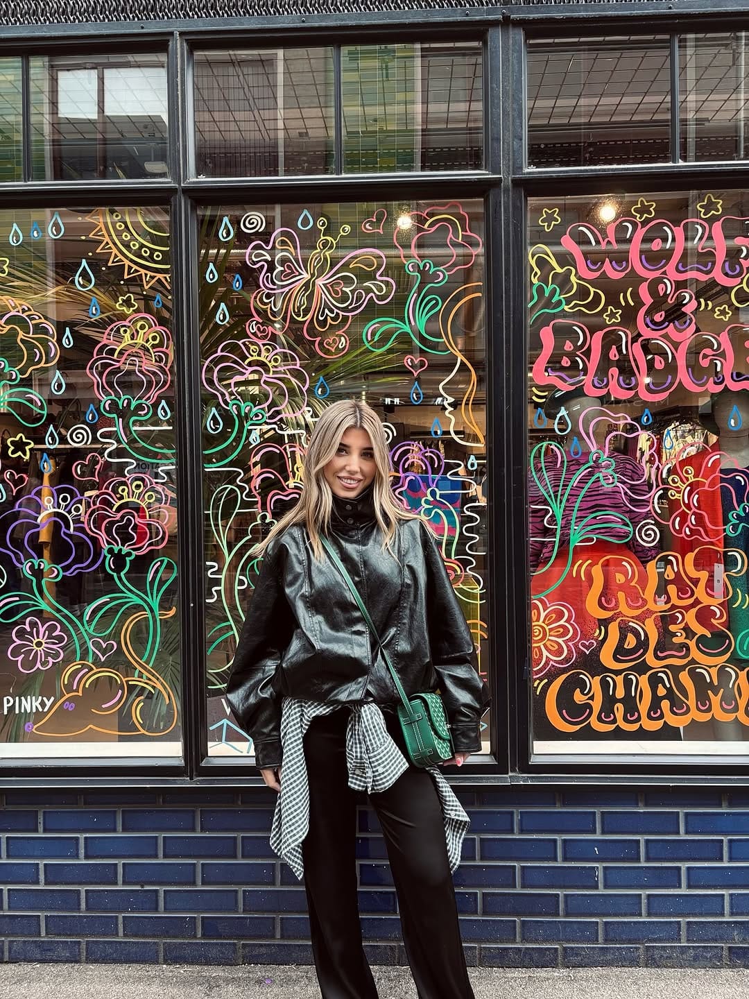 Post 7 by LILY HORROCKS | NAIL ARTIST LIVERPOOL on Instagram (carousel)