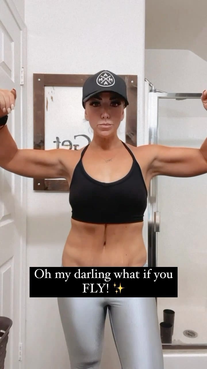 Post 8 by Chelsea on Instagram (video)