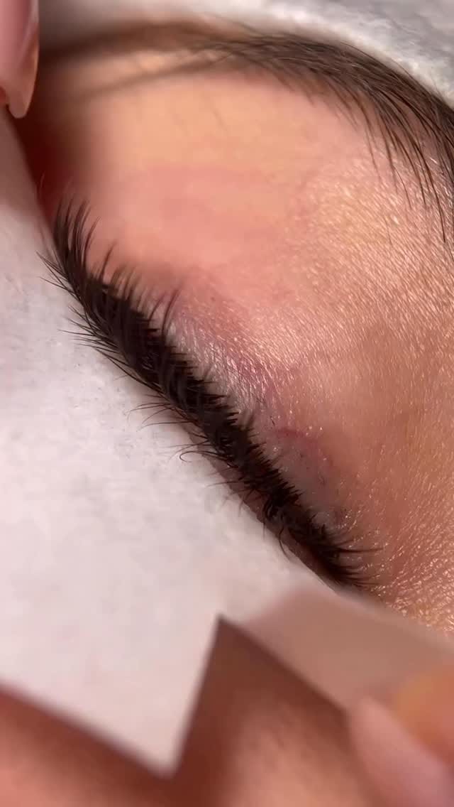 Post 1 by Lash Extension Supplies on Instagram (video)