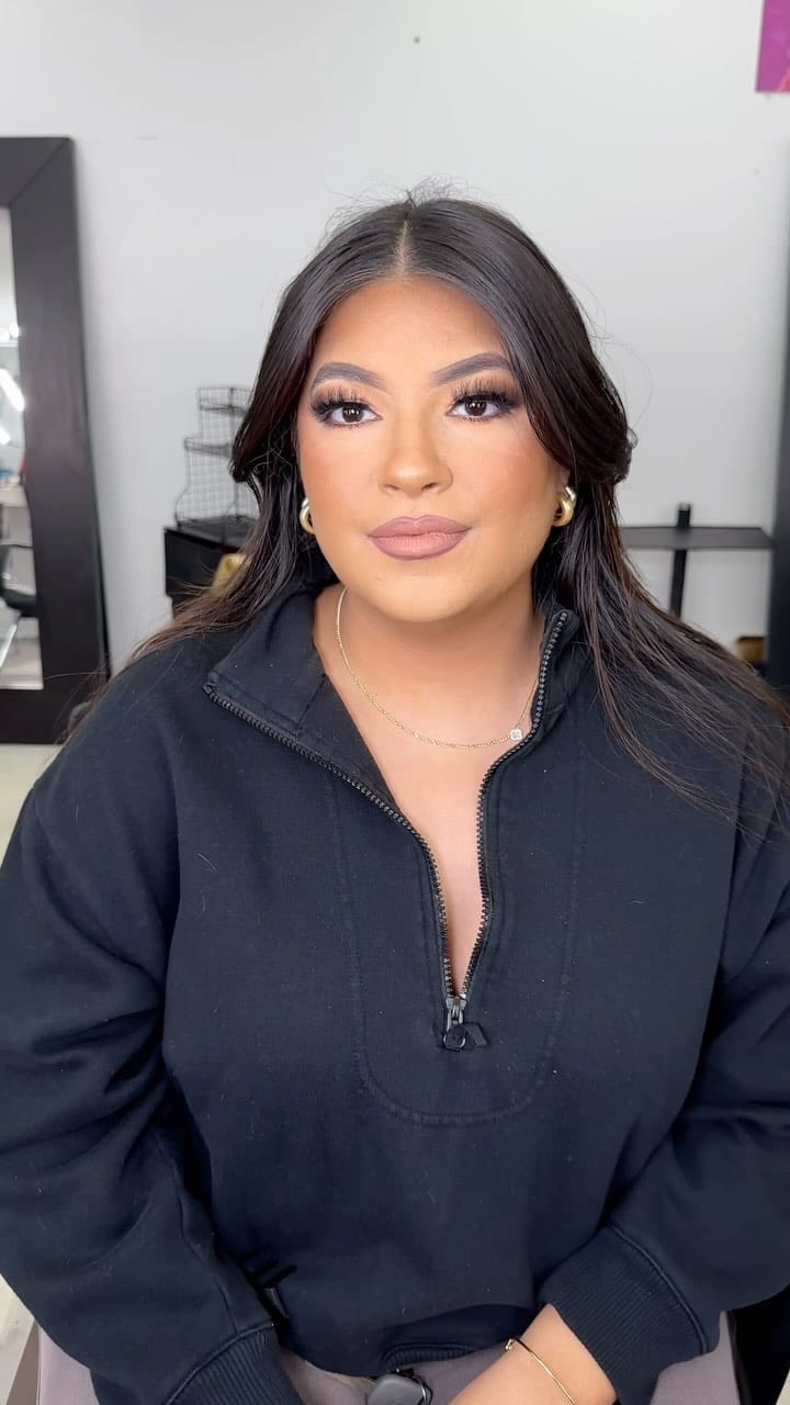 Post 9 by LICENSED MAKEUP ARTIST/ COSMETOLOGIST on Instagram (video)