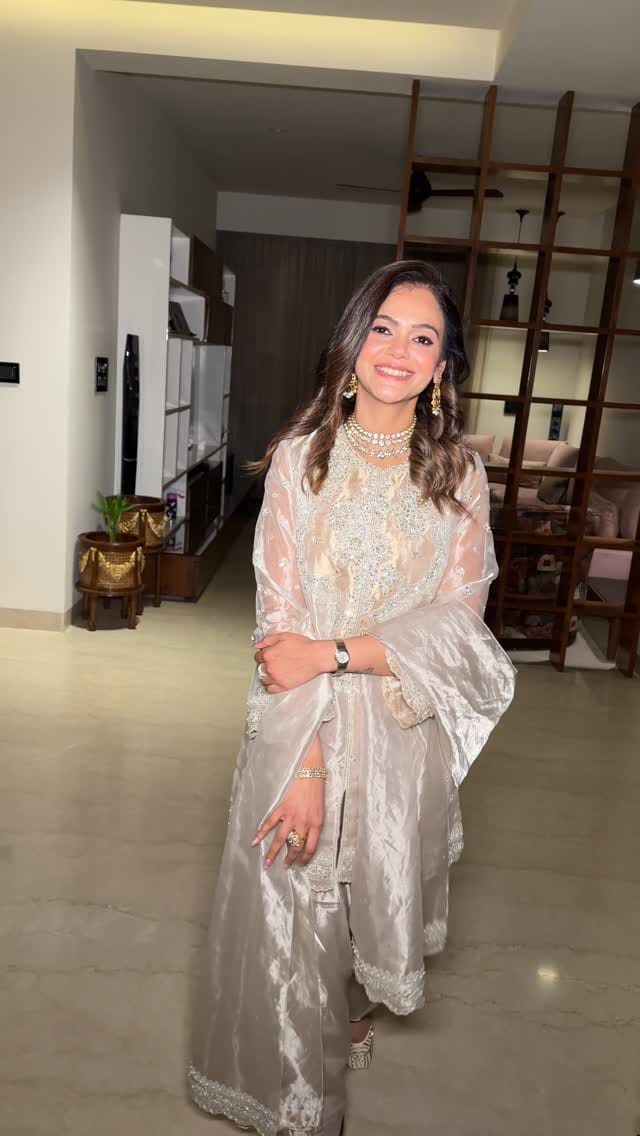 Post 5 by Nishchla Sachdeva on Instagram (video)