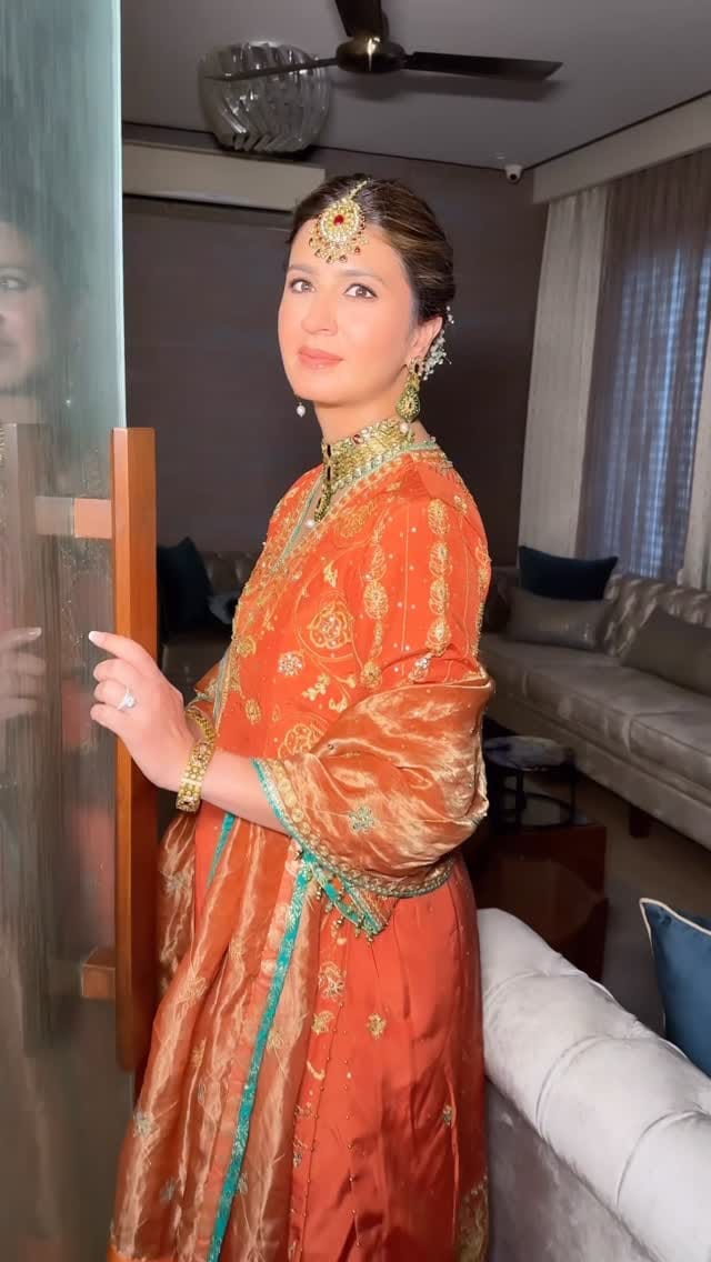 Post 6 by Nishchla Sachdeva on Instagram (video)