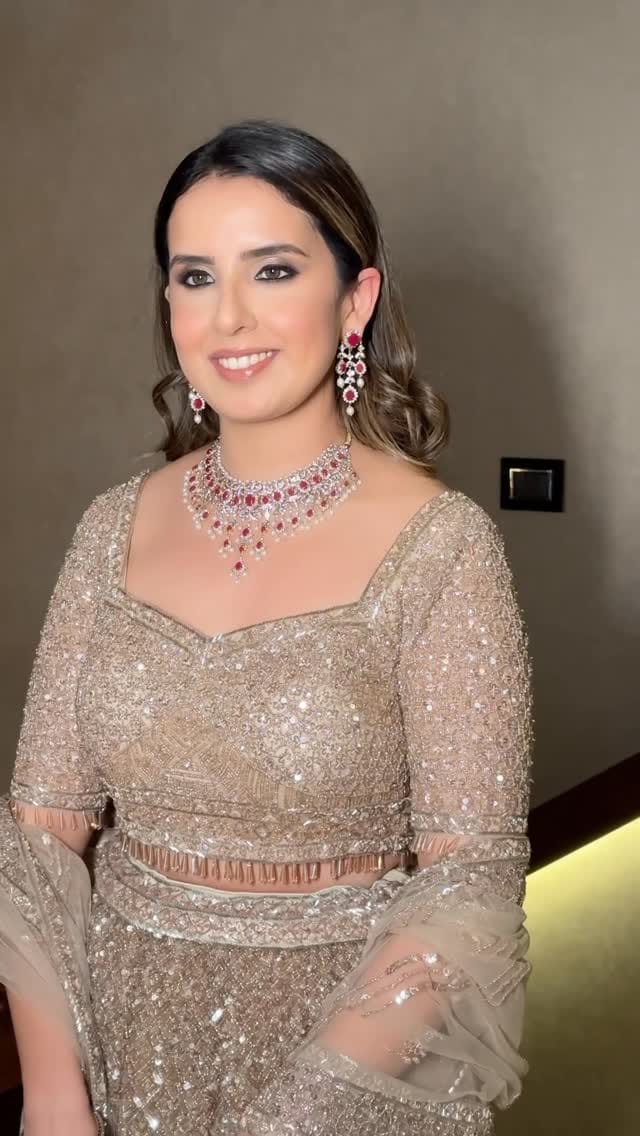 Post 10 by Nishchla Sachdeva on Instagram (video)