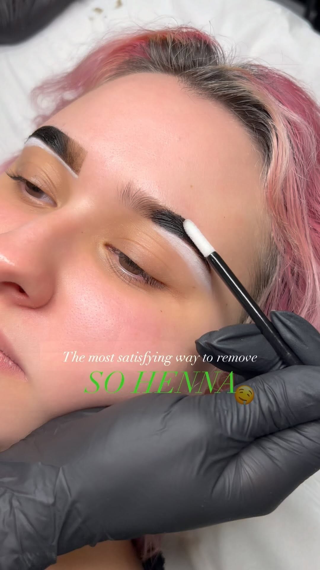 Post 8 by SO HENNA | Brow Henna Supplies on Instagram (video)
