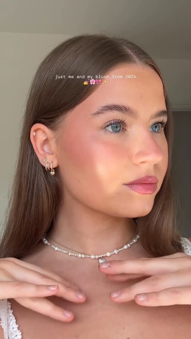 Post 3 by A N N A | Beauty Content Creator 🌷 on Instagram (video)