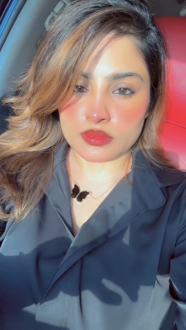 Post 7 by Zainab Taha | MAKEUP ARTIST | Educator at PIVOT-POINT on Instagram (video)