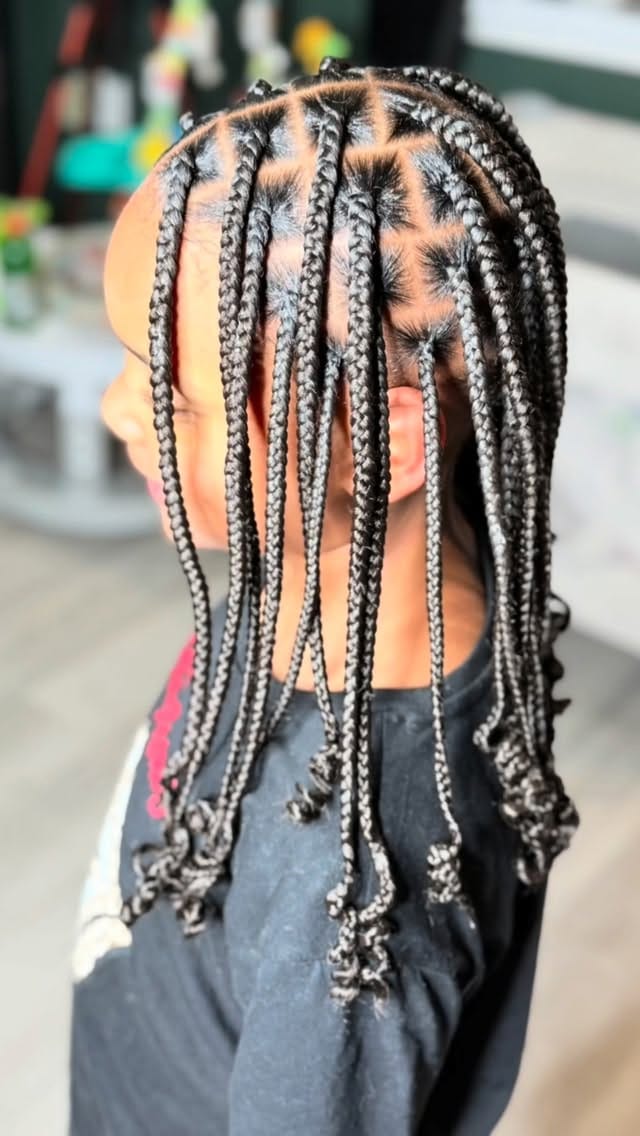 Post 3 by Omitola • Natural Hair + Braid Alchemist on Instagram (video)