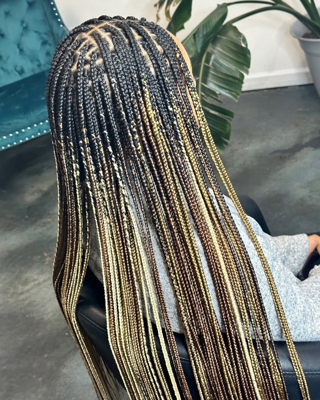 Post 10 by Omitola • Natural Hair + Braid Alchemist on Instagram (carousel)