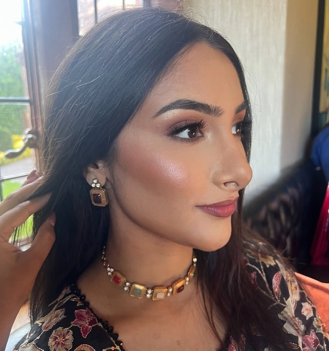 Post 10 by KIMMY KAUR|Birmingham Makeup Artist on Instagram (carousel)