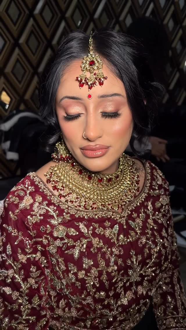 Post 5 by KIMMY KAUR|Birmingham Makeup Artist on Instagram (video)