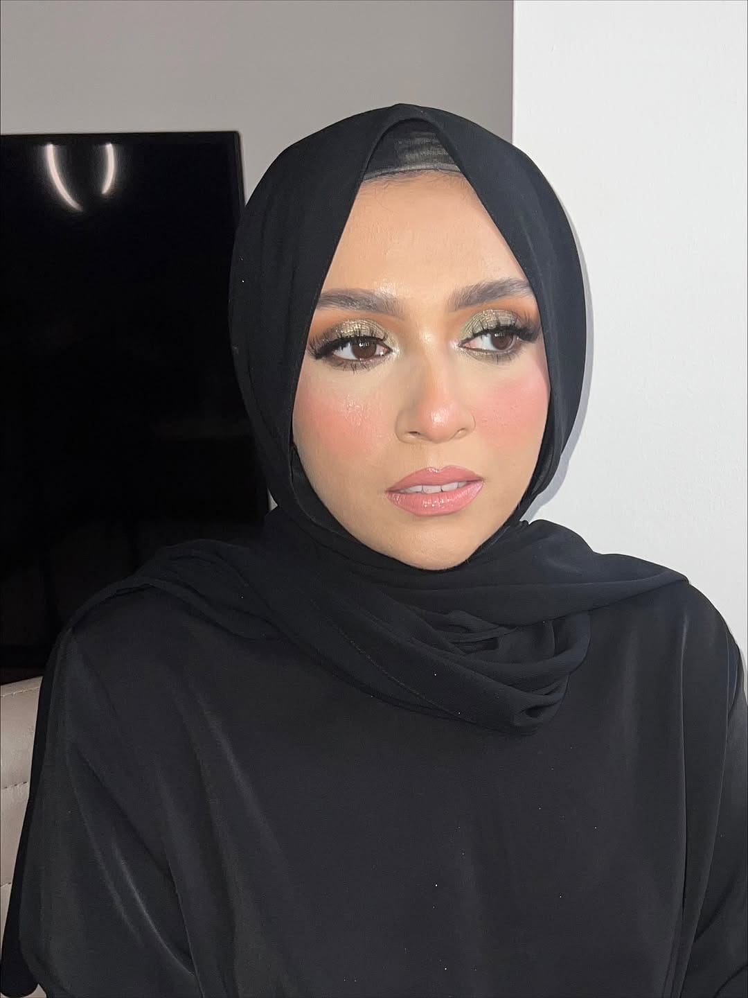 Post 4 by FARAH||SULEMAN MUA on Instagram (carousel)