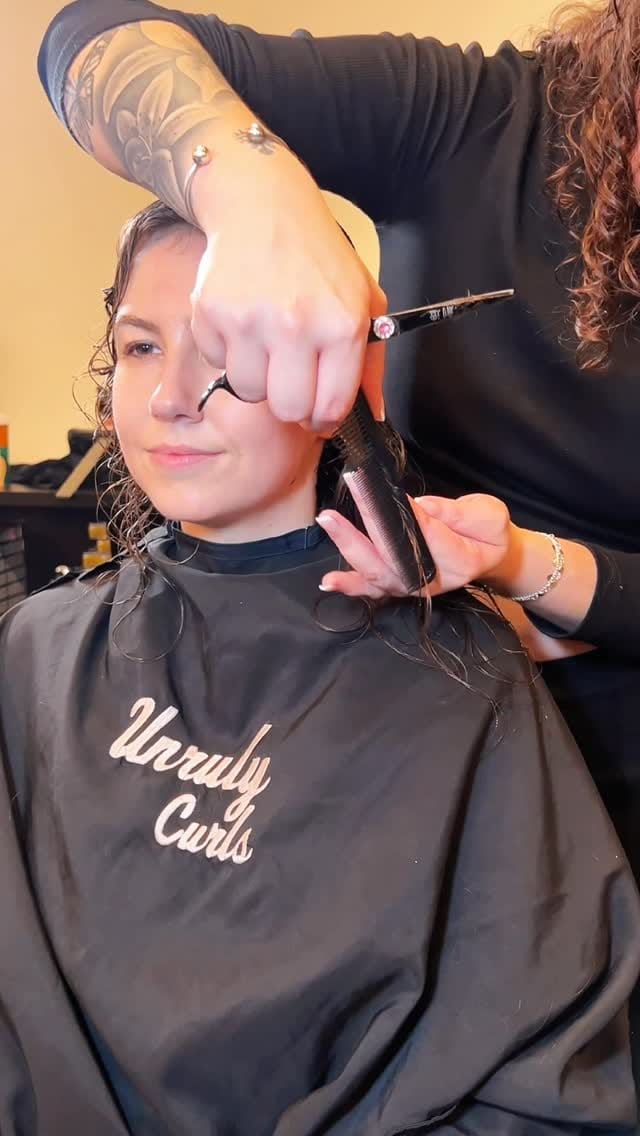 Post 7 by Unruly Curls on Instagram (video)