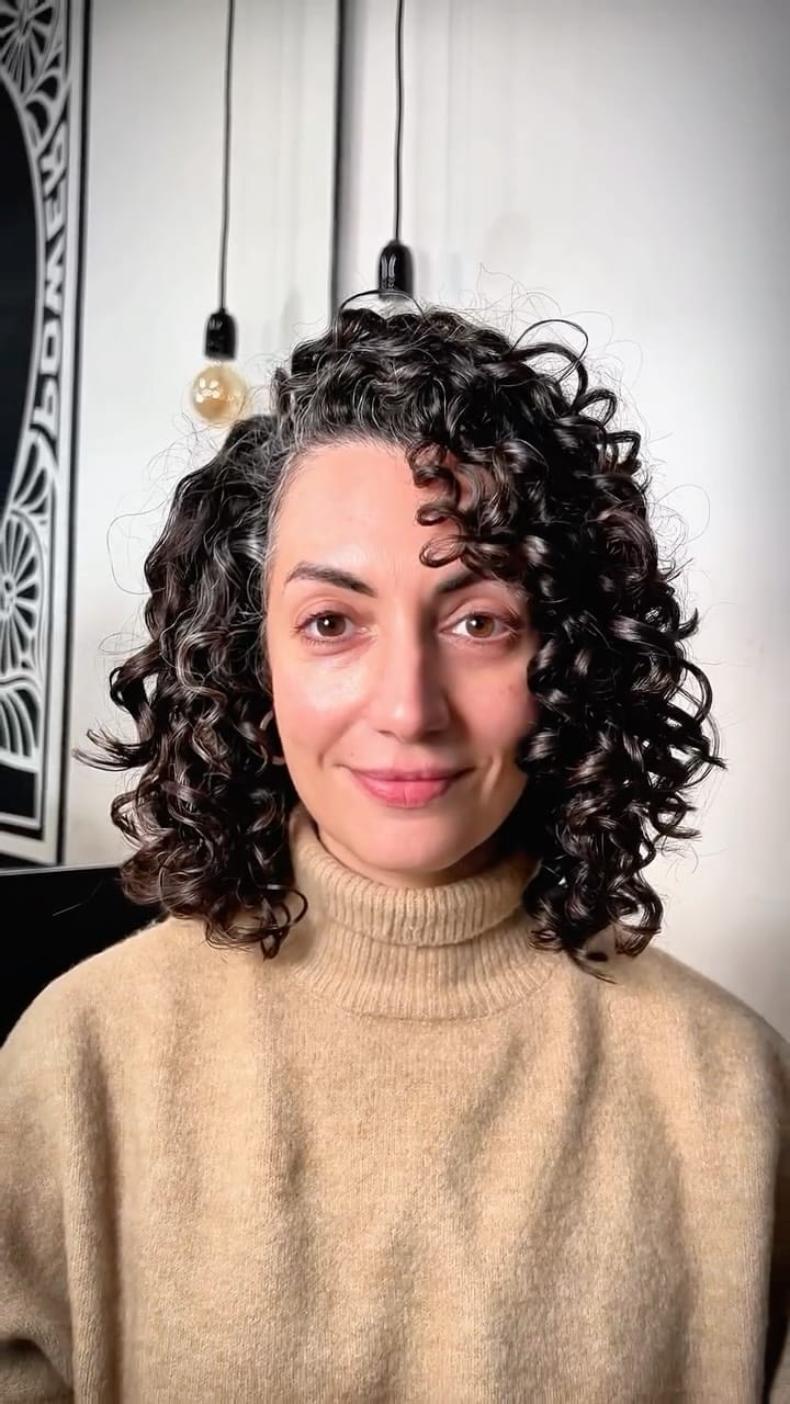 Post 6 by Unruly Curls on Instagram (video)