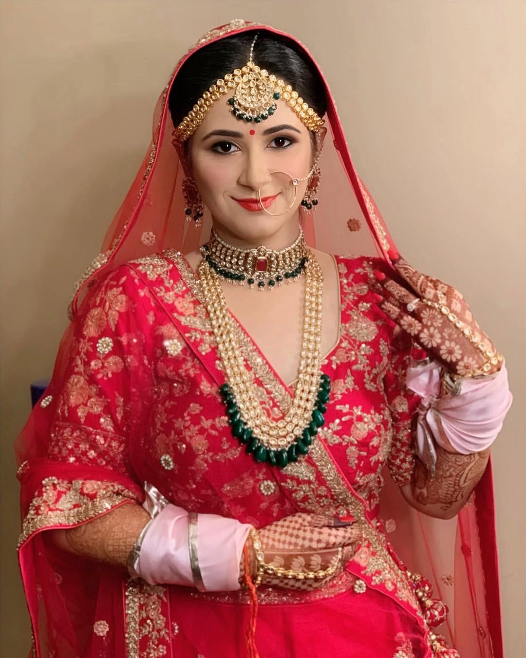 Post 1 by Avantika Kapur Makeovers on Instagram (image)