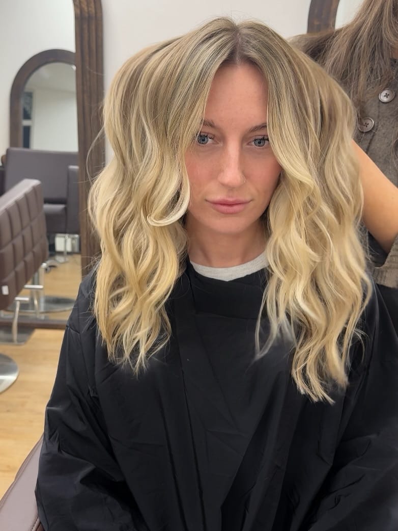 Post 2 by 🇬🇧 BALAYAGE SPECIALIST on Instagram (carousel)