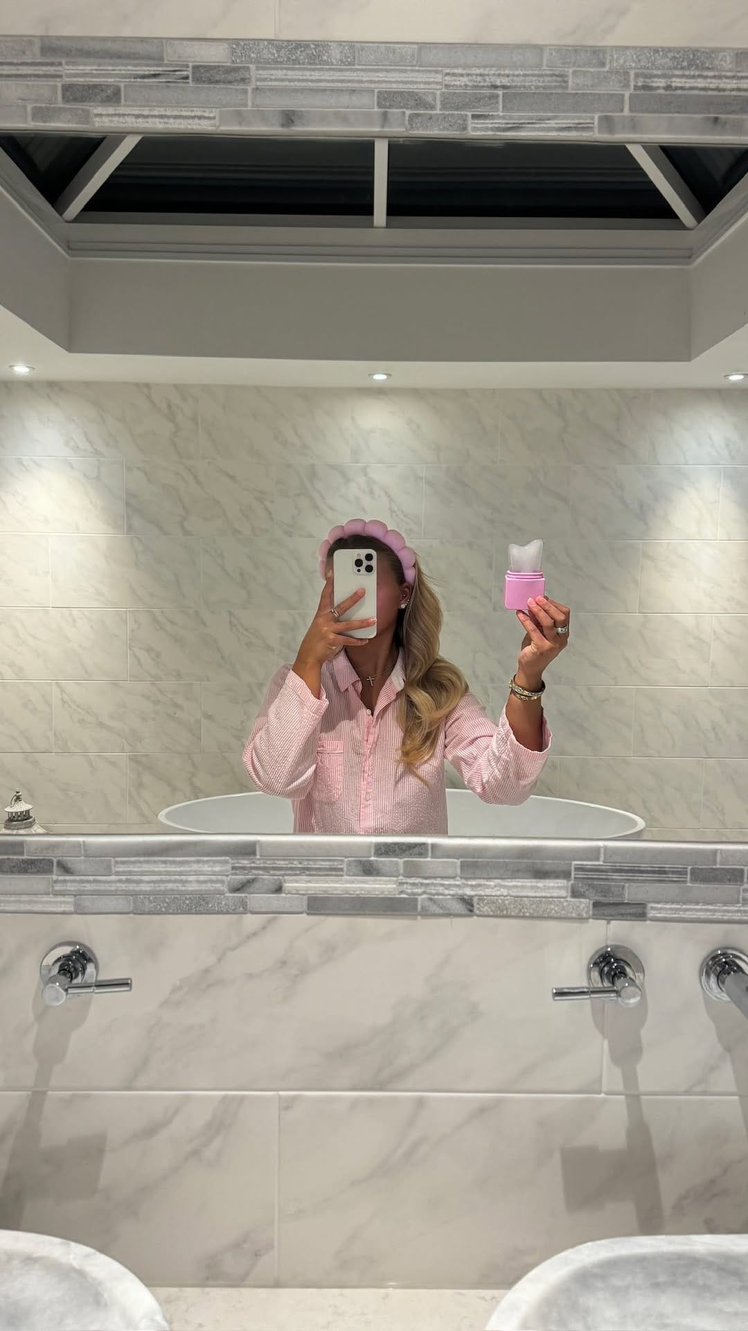 Post 10 by Sunnie Side Skin on Instagram (video)