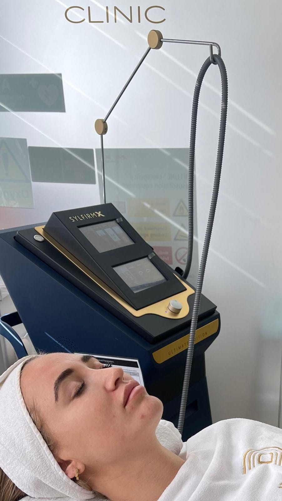 Post 3 by DERMANDA CLINIC on Instagram (video)