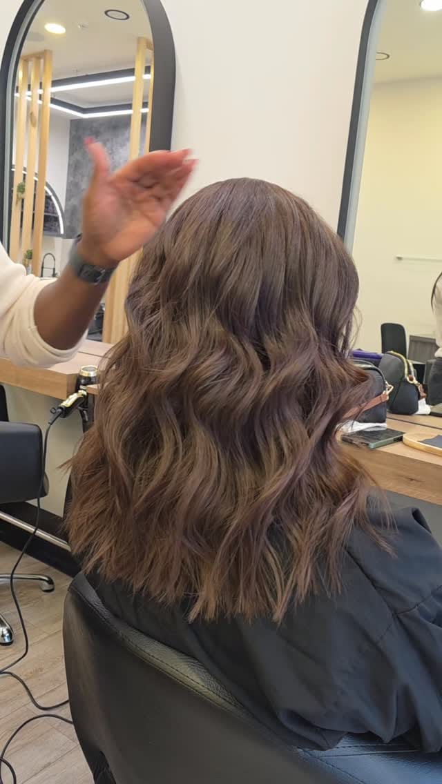 Post 2 by HAIR  BY NOELLA | STORYTELLER on Instagram (video)