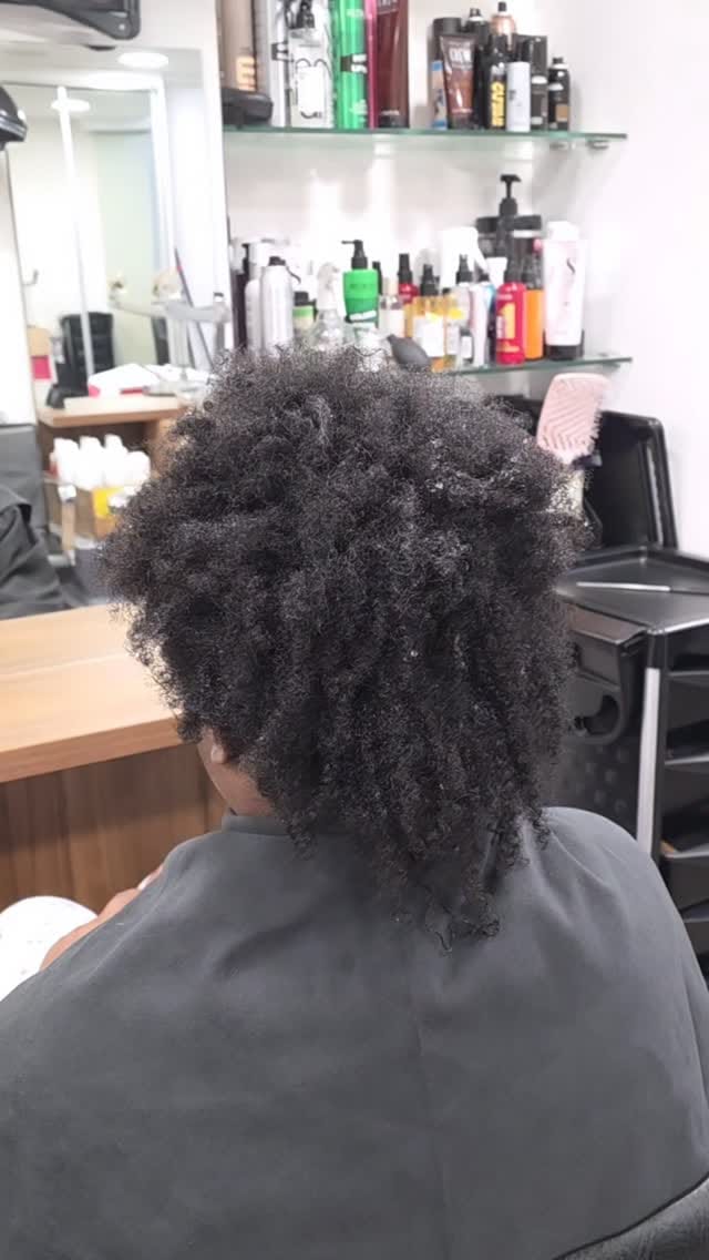 Post 5 by HAIR  BY NOELLA | STORYTELLER on Instagram (video)