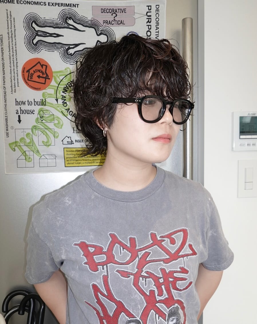 Post 7 by 𝕂𝔸ℍ𝕆  LGBTQ＋/センターパートウルフ/刈り上げ/パーマ on Instagram (carousel)