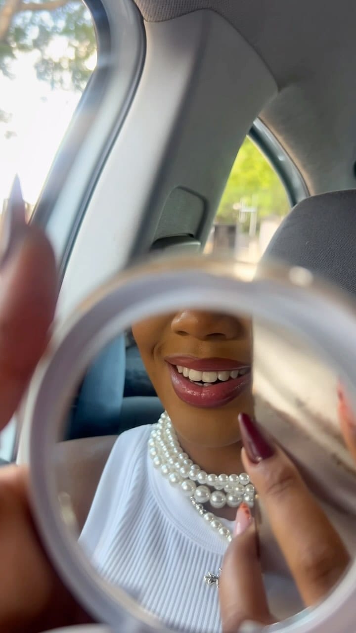 Post 8 by Rimmel London SA on Instagram (video)