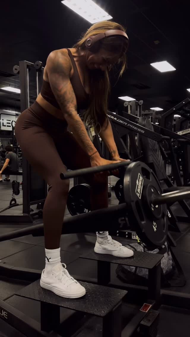 Post 6 by Chelsea Evans on Instagram (video)