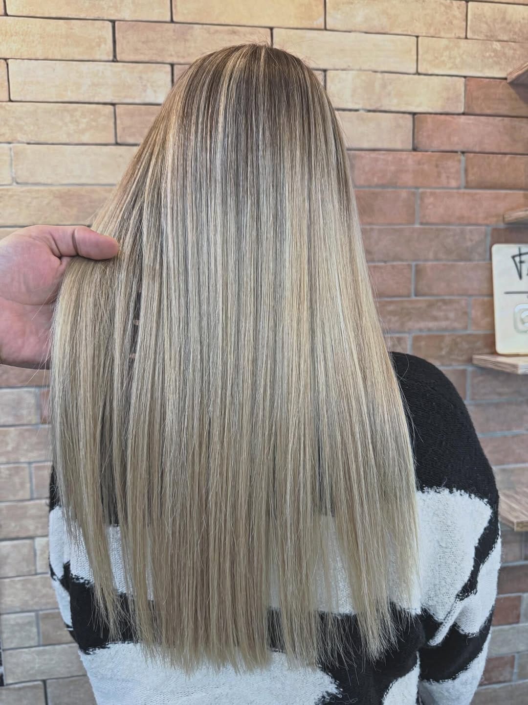Post 1 by Felove Friseur Elnur on Instagram (image)